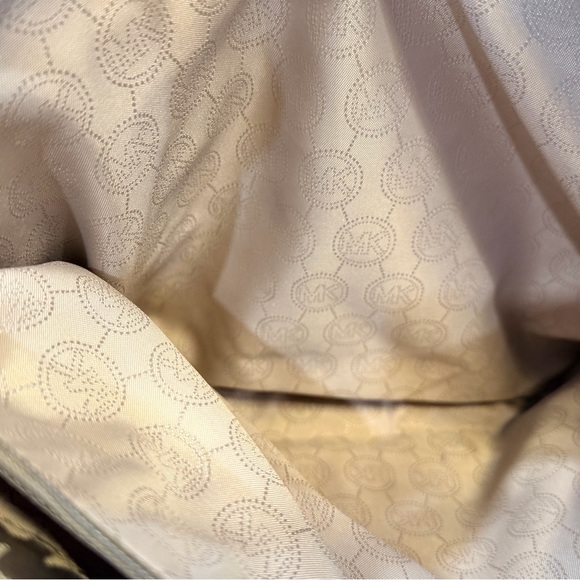 Michael Kors Tan and Brown Jet Set Tote/Shoulder Bag with Gold Hardware - Picture 8 of 10